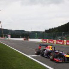 Sebastian Vettel cruza la meta en Spa