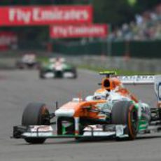 Adrian Sutil llega a Les Combes durante la carrera