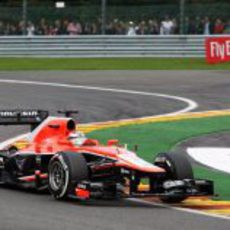 Jules Bianchi trata de sacar el máximo partido a su MR02