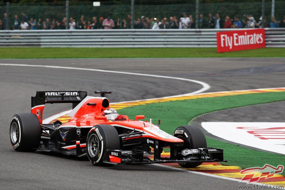 Jules Bianchi trata de sacar el máximo partido a su MR02