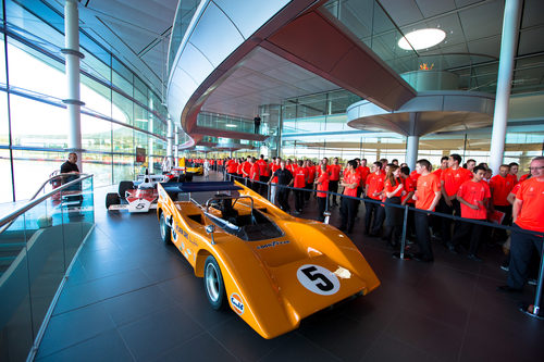 Reunión de grandes vehículos en McLaren