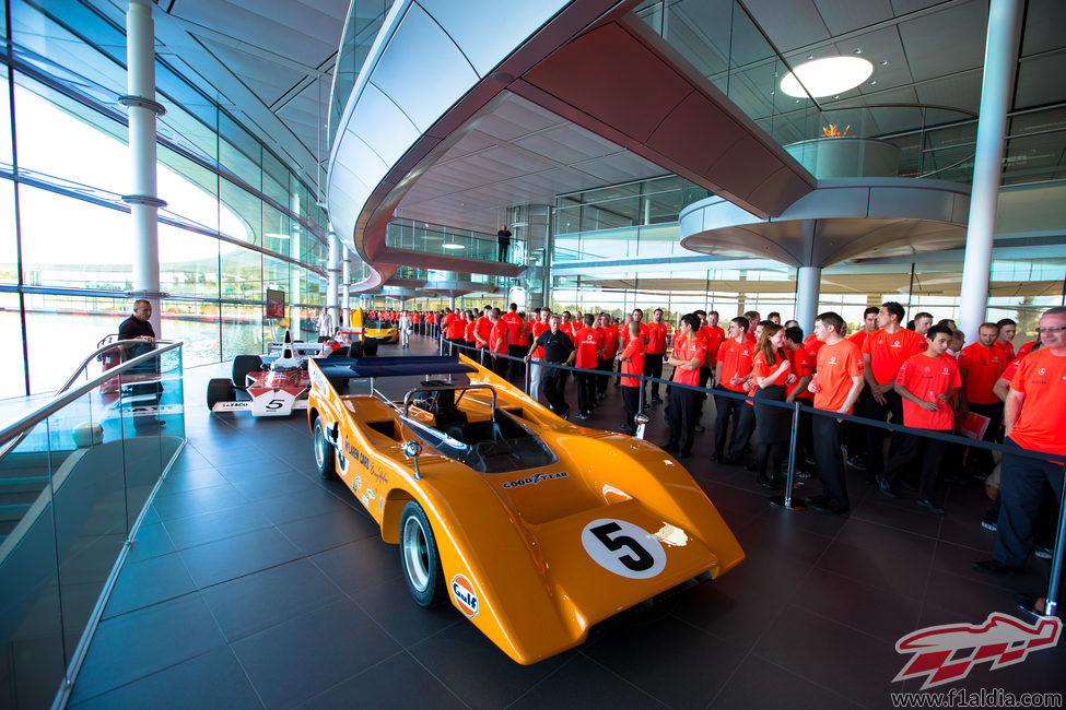 Reunión de grandes vehículos en McLaren