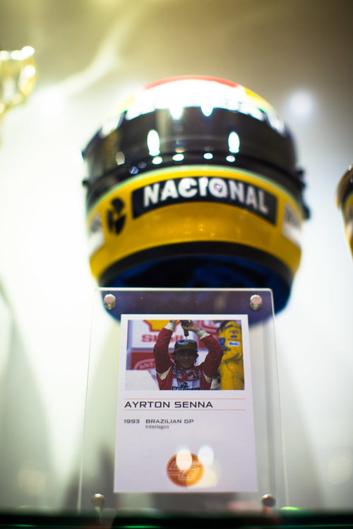 Recuerdo a Ayton Senna en Woking