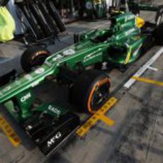 El coche de Giedo van der Garde, solitario