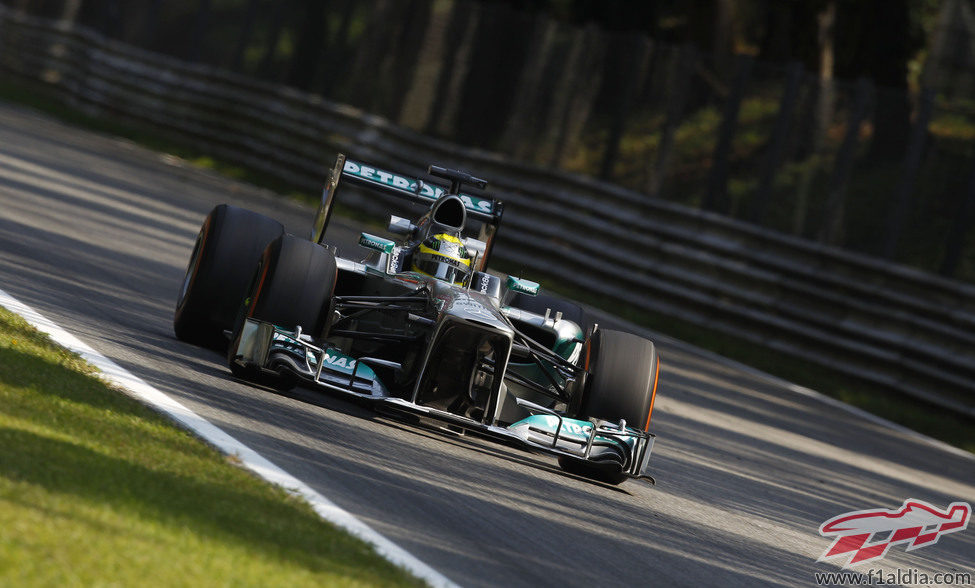 Nico Rosberg termina contento el primer día en Monza