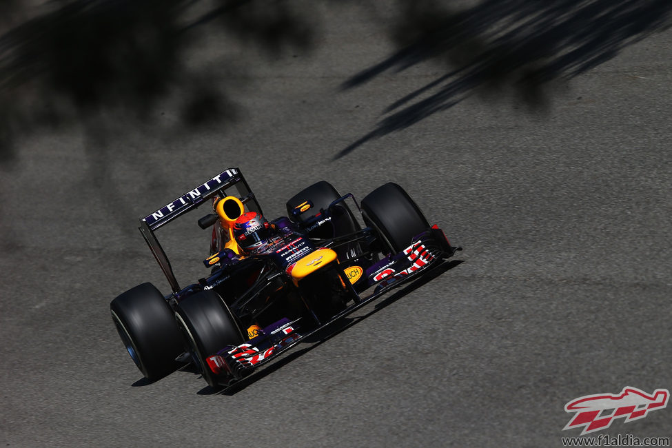 Sebastian Vettel comienza dominando en Monza