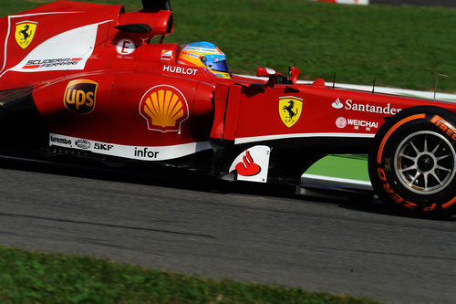 Fernando Alonso prueba el neumático duro en Monza