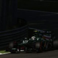 Heikki Kovalainen rueda con el compuesto duro