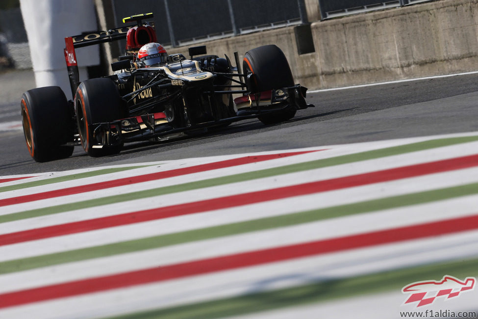 Romain Grosjean sale del 'pit-lane'