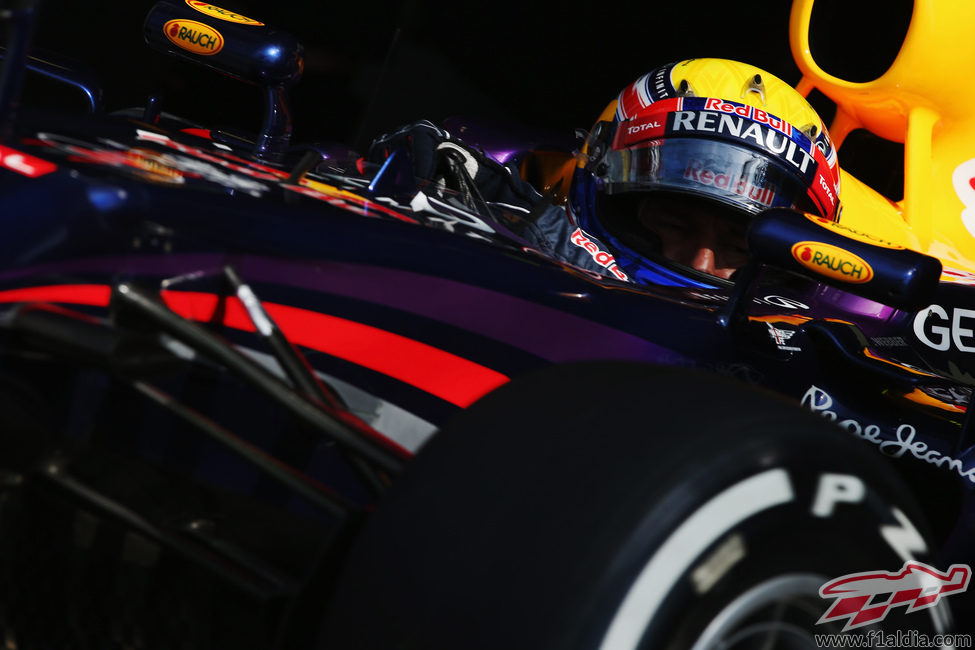 Primer plano de Mark Webber en Monza