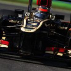 Kimi Räikkönen rueda con su E21 por el trazado