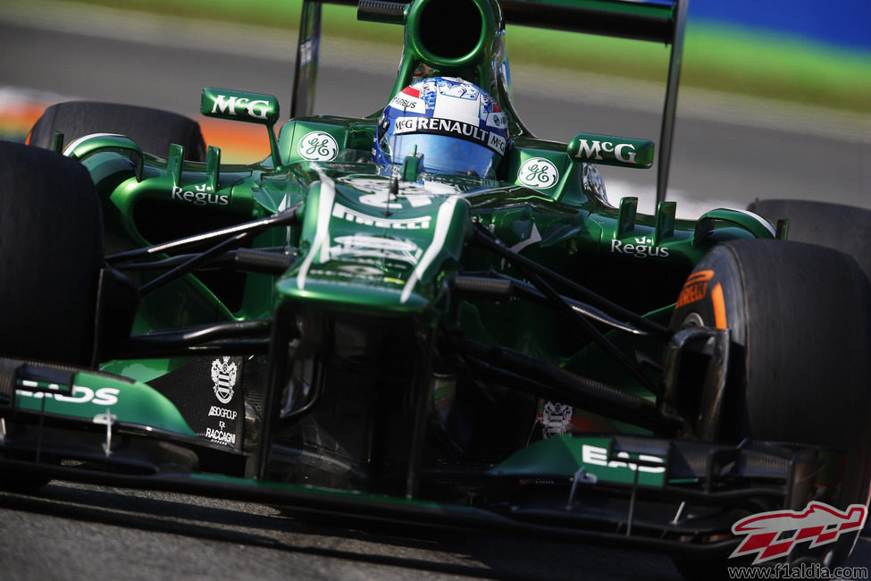 Giedo van der Garde a toda velocidad con su CT03