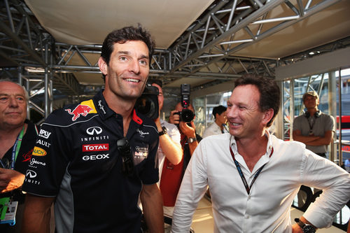 Christian Horner acompaña a su piloto