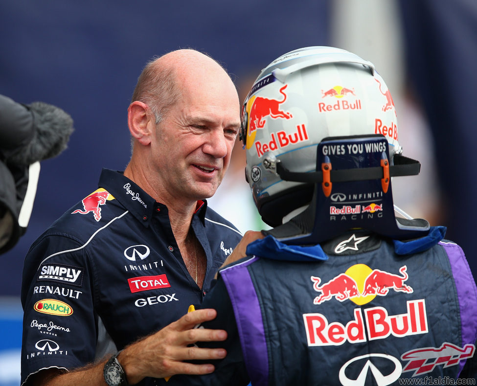 Adrian Newey, contento con Sebastian Vettel