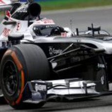 Valtteri Bottas a toda velocidad con los neumáticos duros