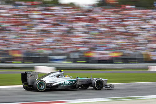 Lewis Hamilton vuela a los mandos del W04