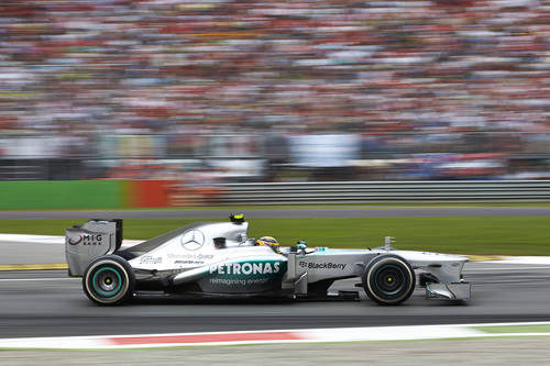 Lewis Hamilton marca un muy buen ritmo de carrera