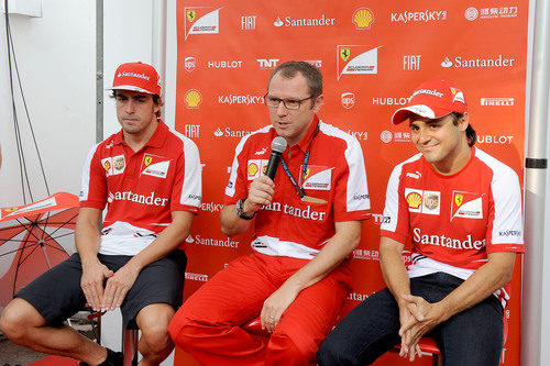 Fernando Alonso, Felipe Massa y Stefano Domenicali en Singapur