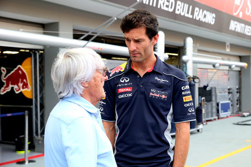 Mark Webber y Bernie Ecclestone en Singapur