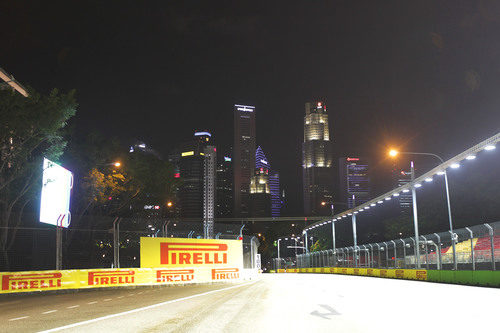 La noche cae en Marina Bay