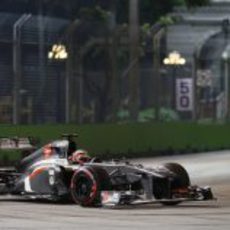 Nico Hülkenberg rueda con el neumático superblando