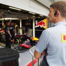 Pirelli observa la actividad en Red Bull