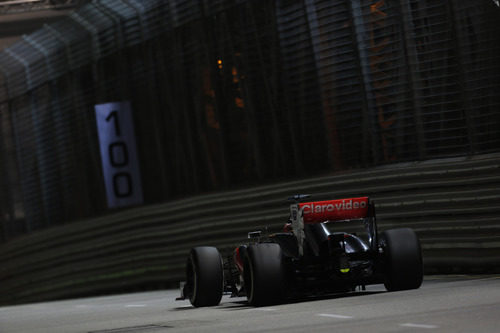 Jenson Button rueda en los Libres 2 del GP de Singapur