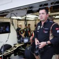 Eric Boullier sale del box de Lotus