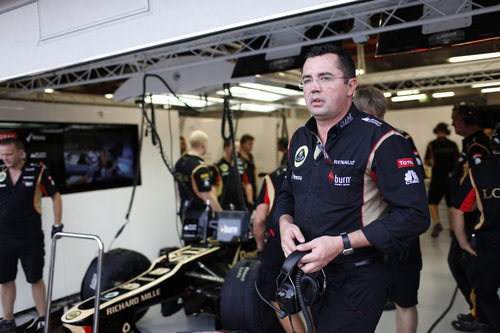 Eric Boullier sale del box de Lotus