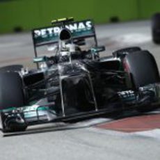 Lewis Hamilton, con superblandos, en Singapur