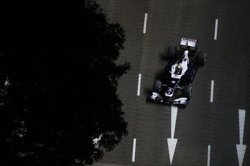 Pastor Maldonado exprime los medios en el trazado de Marina Bay