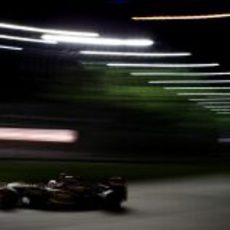 Kimi Räikkönen vuela en Singapur