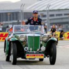 Mark Webber en el 'drivers' parade' de Singapur