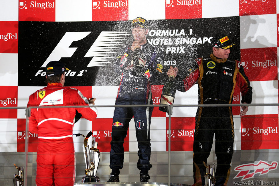Champán en el podio de Singapur