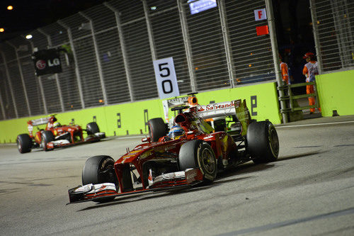 Fernando Alonso cabalga hacia la segunda posición