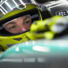 Nico Rosberg maneja la presión dentro del casco