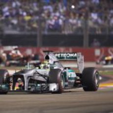 Nico Rosberg se mantiene por delante de Alonso