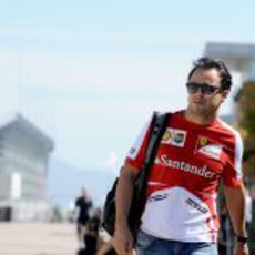 Felipe Massa llega al paddock