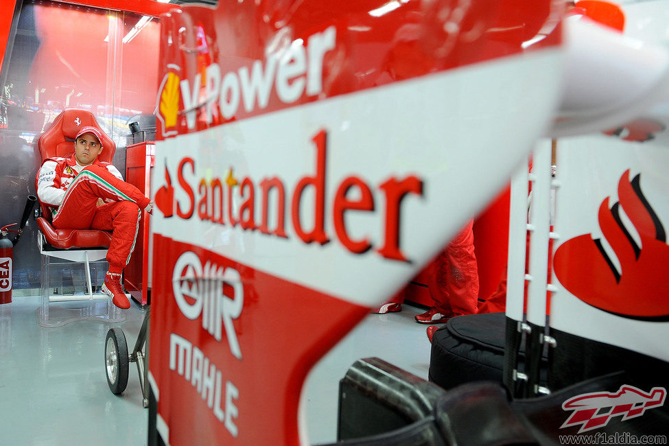 Felipe Massa en su asiento