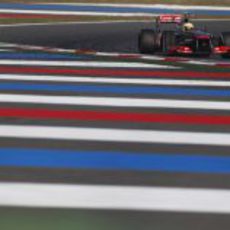 Sergio Pérez rodando con el MP4/28