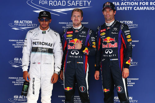 Lewis Hamilton se cuela entre los dos Red Bull