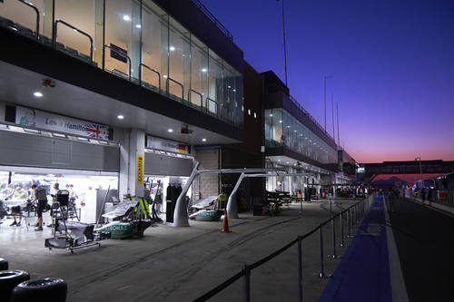 Trabajo nocturno en el Gran Premio de Corea