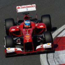 Plano cenital del Ferrari de Fernando Alonso