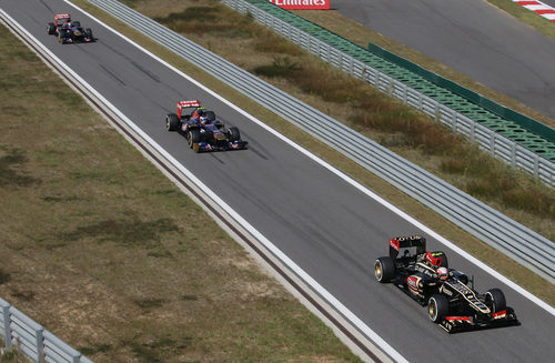 Romain Grosjean y los Toro Rosso, a boxes