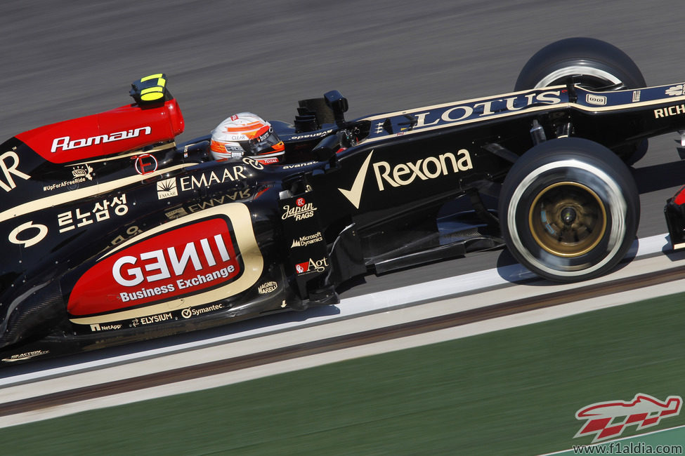 Romain Grosjean a bordo de su Lotus en Yeongam