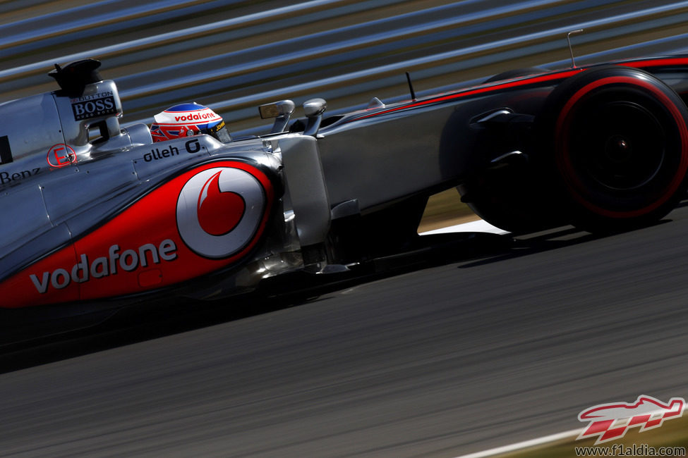 Jenson Button con superblandos durante la clasificación