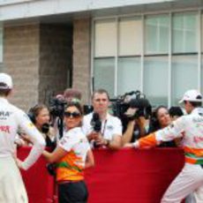 Corralito con los pilotos de Force India