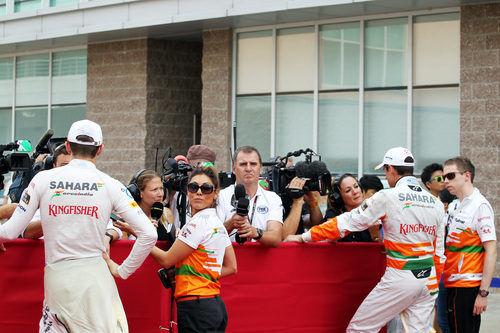 Corralito con los pilotos de Force India