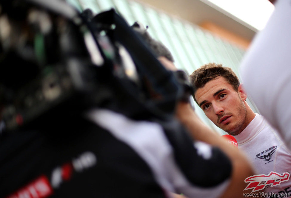 El renovado Jules Bianchi habla con la prensa