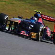 Daniel Ricciardo rueda en los últimos libres